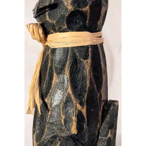 Hand Carved Cat Figure Wooden Black Rustic Distressed Folk Art Raffia Ribbon Vtg - Picture 15 of 16